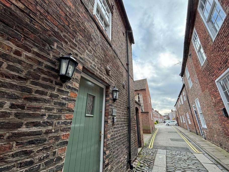 Quirky Cottage In The Historical Town Of Beverley Extérieur photo